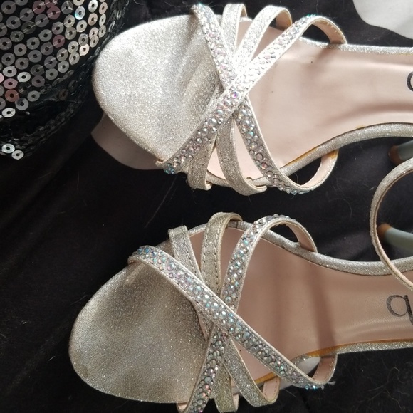 RHINESTONE ๐ HEELS - Picture 8 of 8